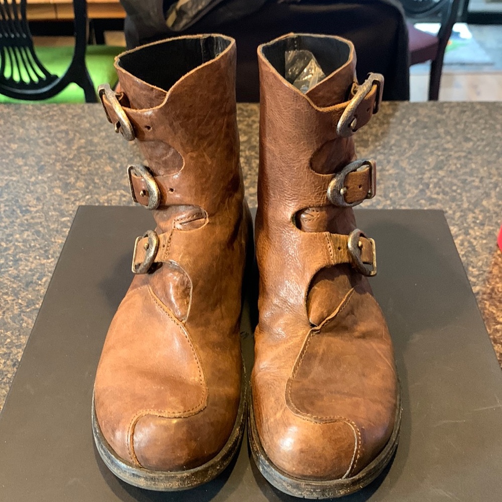 Handmade Cydwoq buckle boot size 37